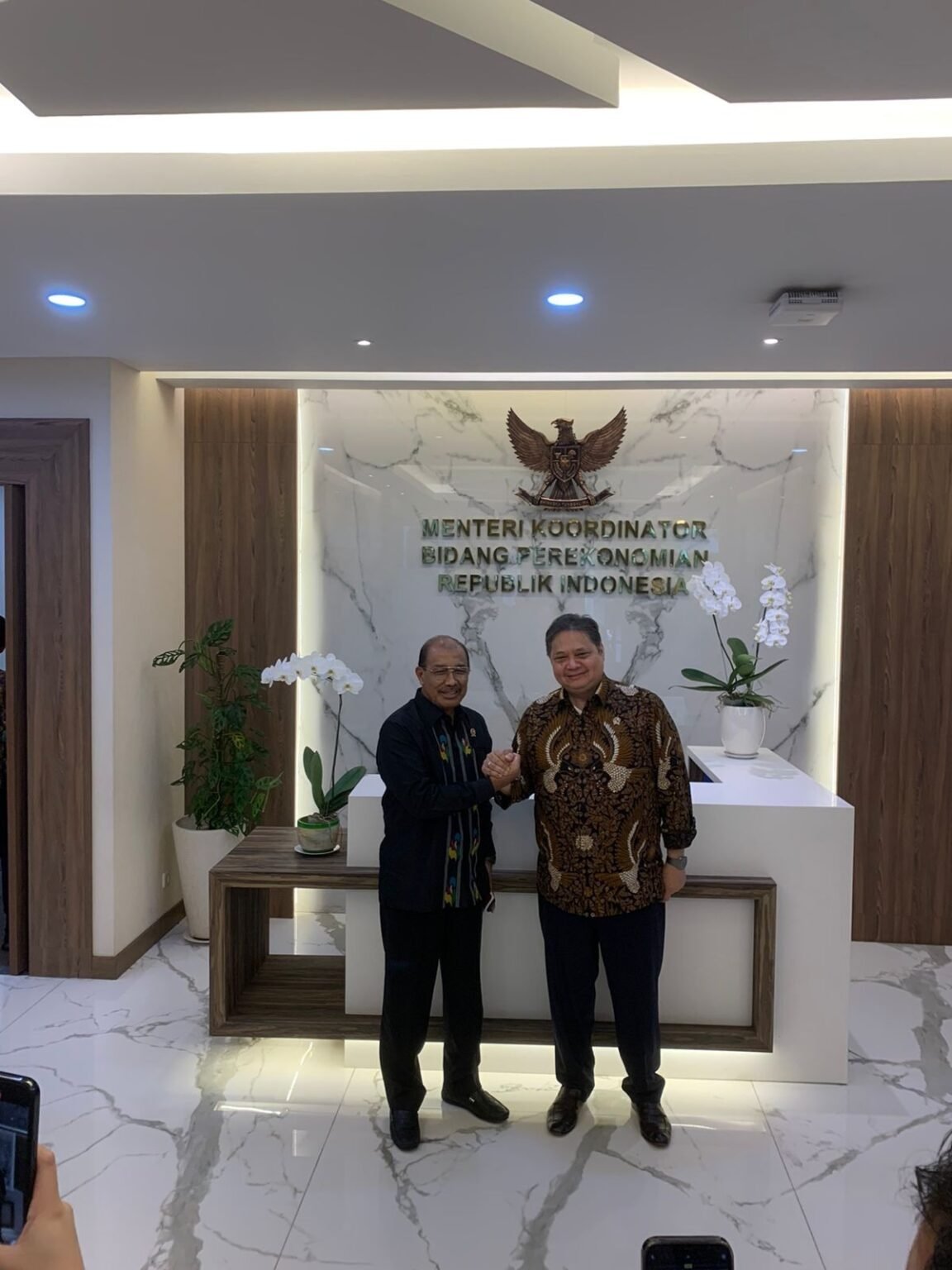 Bertemu Menko Airlangga, Nono Sampono Bahas Beberapa Isu Strategis