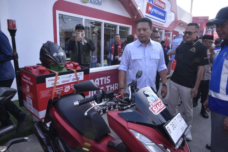 Tinjau Kesiapan Infrastruktur Mudik di Tol Jakarta–Cikampek, Komisi V Soroti Pembatasan Kendaraan Logistik