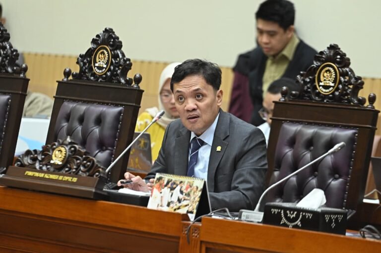Komisi III DPR: Putusan DPR Mengikat, Ada Resiko Hukum Bagi Penghalang Hak Ibadah