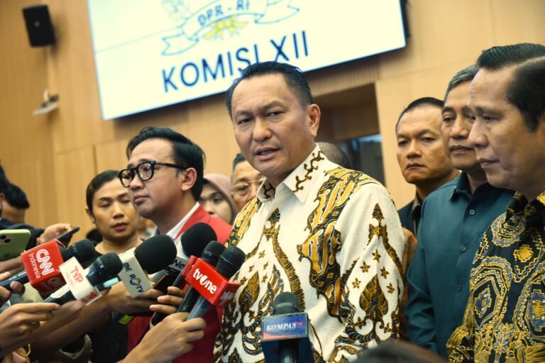 Komisi XII-Pemerintah Pastikan Pasokan BBM Aman, Tindak Tegas Penyelewengan