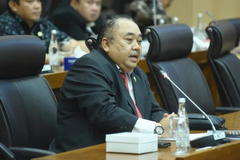 Wacana WFH Satu Hari untuk Tekan Konsumsi BBM Harus Dievaluasi