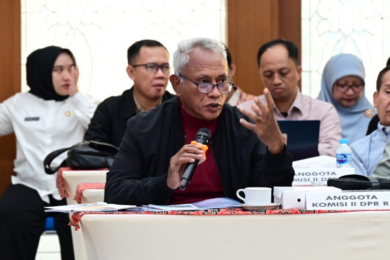 Komarudin Watubun: Investasi Harus Lindungi Hak Masyarakat atas Lahan