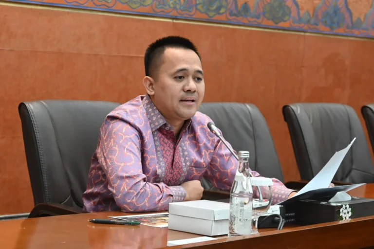 Mufti Anam Desak Kompensasi PLN ke Warga Akibat Mati Lampu Bergilir