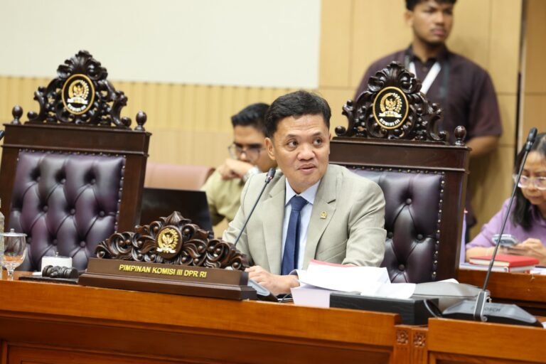 Tok! Komisi III DPR Setujui 14 Nama Calon Hakim Agung dan Hakim Ad Hoc di MA
