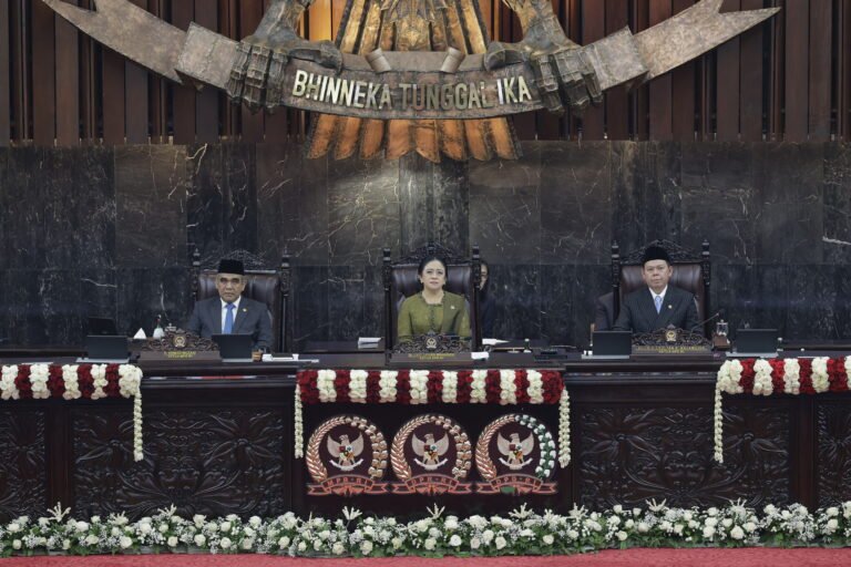 Di Sidang Tahunan dan Sidang Bersama 2026, Puan Kenakan Kebaya Brokat Hijau Olive