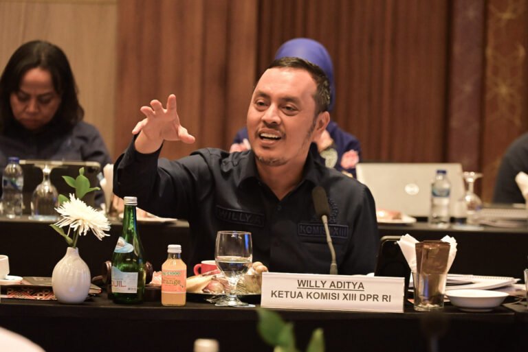 Willy Aditya Soroti Dampak Karhutla sebagai Isu HAM, Minta Titik Api Diperiksa
